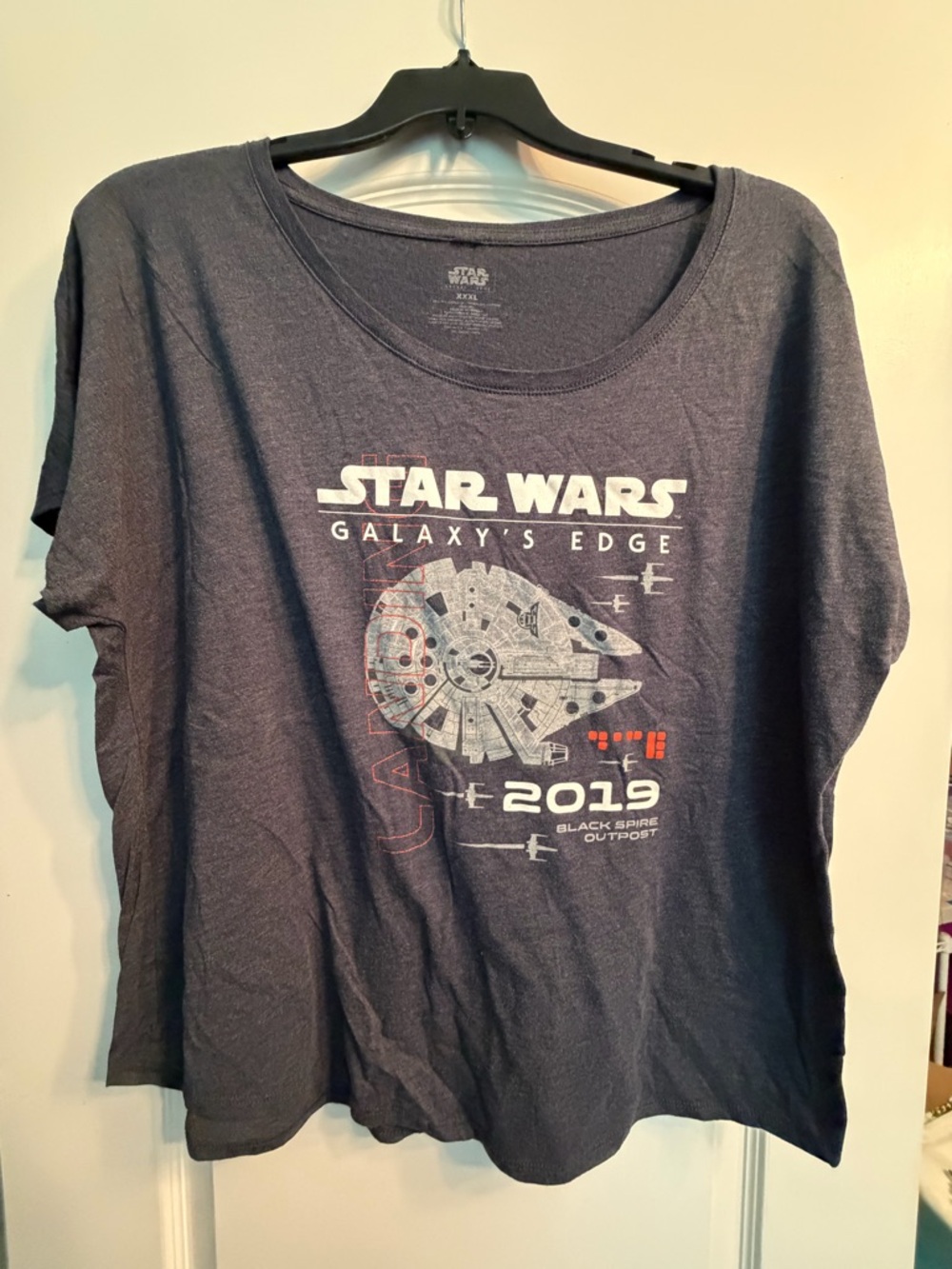 Star Wars Navy Short Sleeve Tee with Millennium Falcon Graphic 2019 Galaxy’s Edg